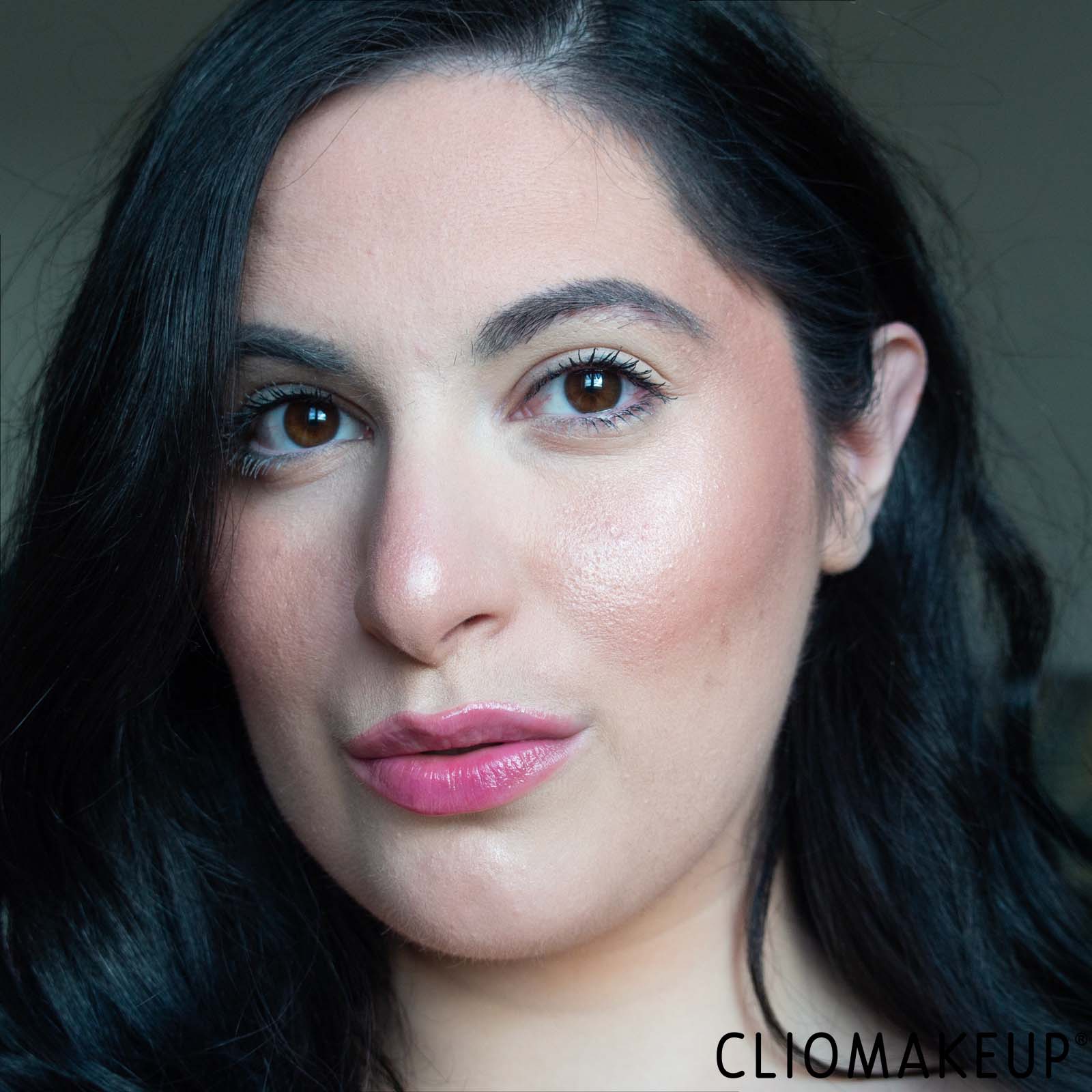 cliomakeup-recensione-illuminante-astra-light-therapy-radiance-enhancer-highlighter-12