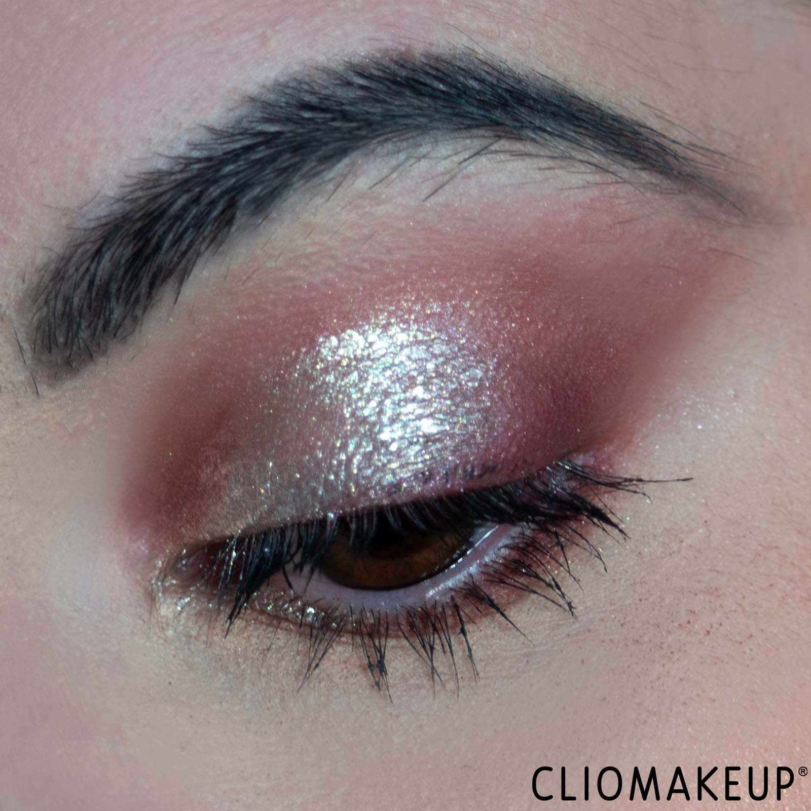 cliomakeup-recensione-ombretti-liquidi-astra-chromo-therapy-liquid-eyeshadow-light-12