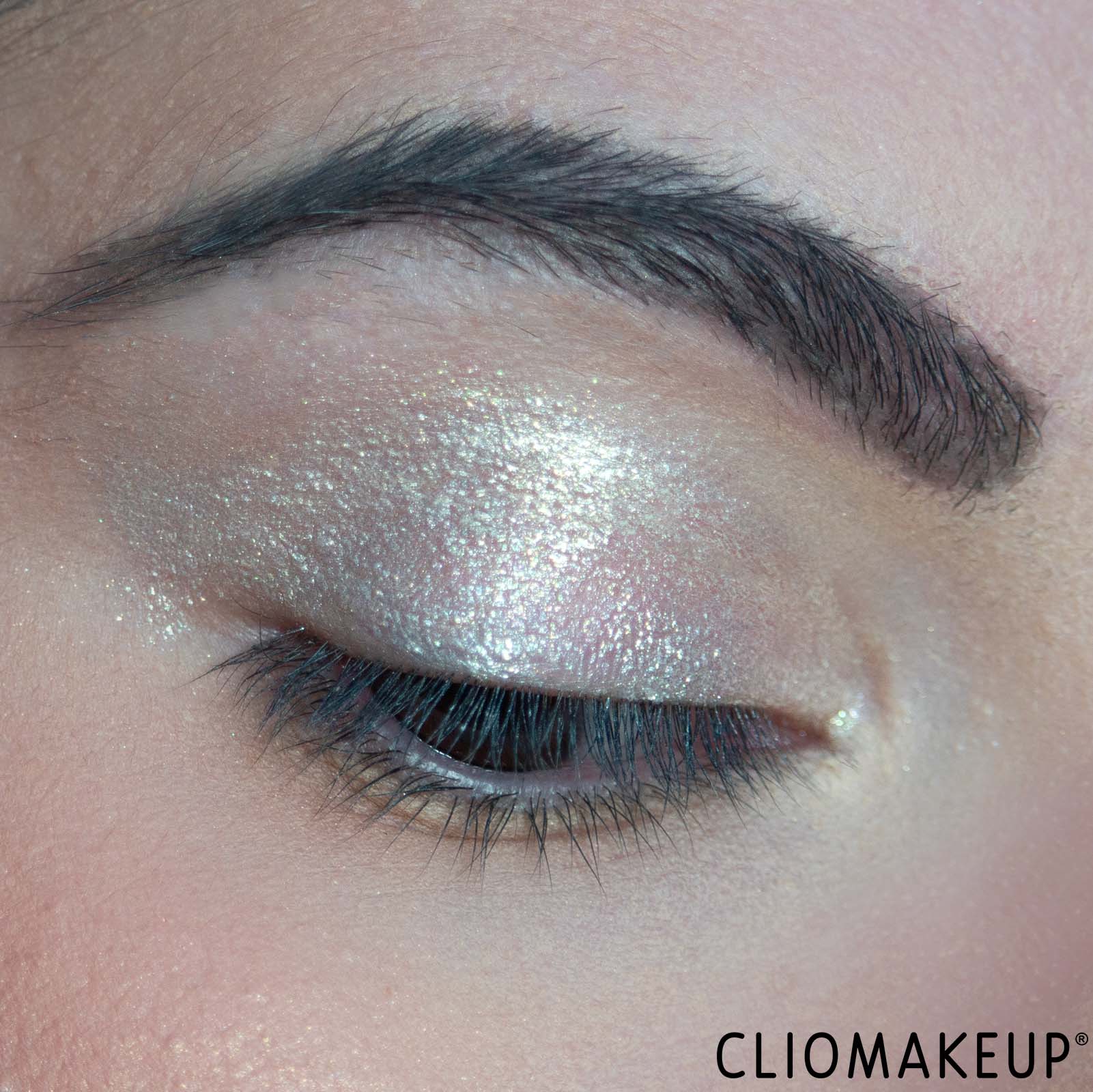 cliomakeup-recensione-ombretti-liquidi-astra-chromo-therapy-liquid-eyeshadow-light-8
