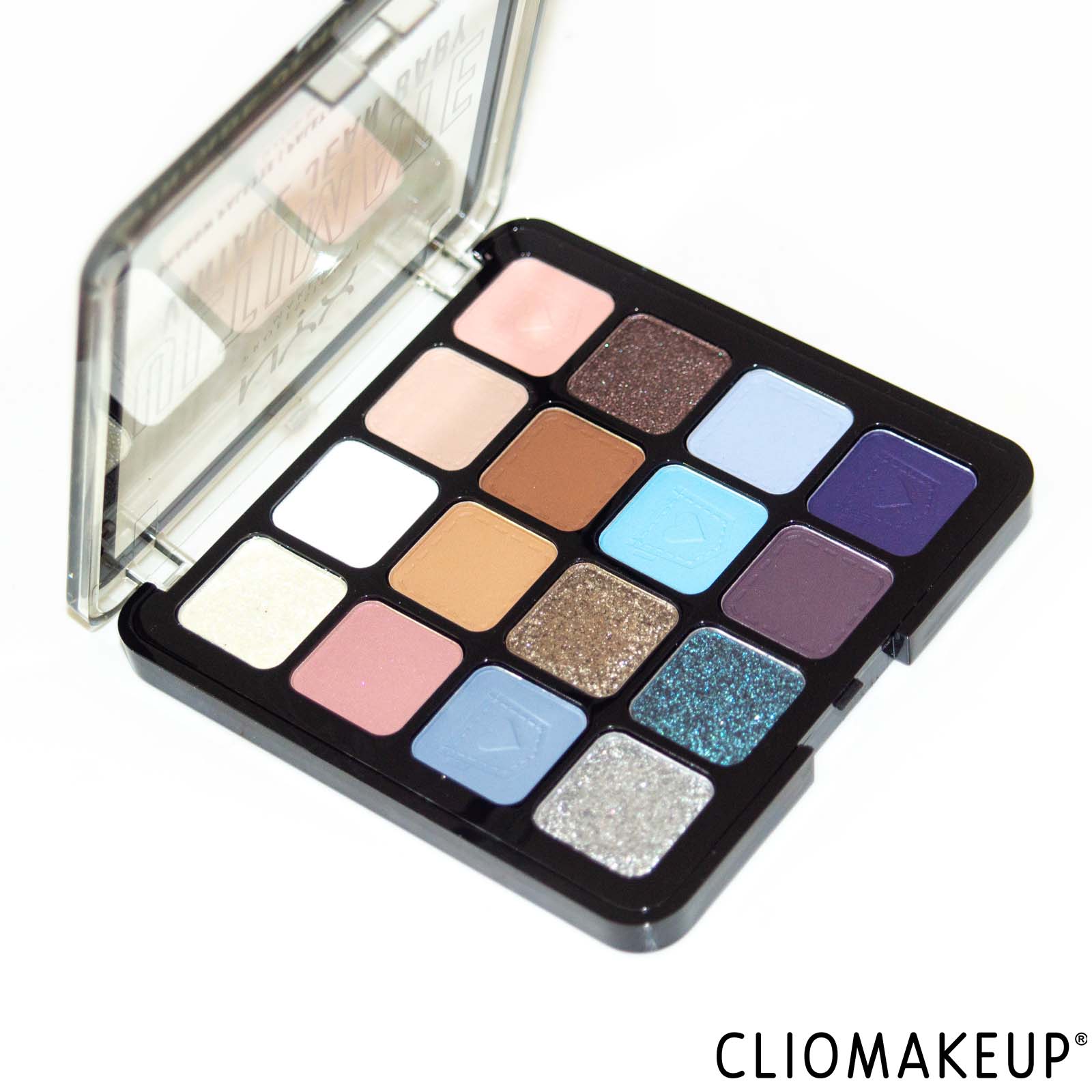 cliomakeup-recensione-palette-nyx-ultimate-vintage-jean-baby-eyeshadow-palette-3