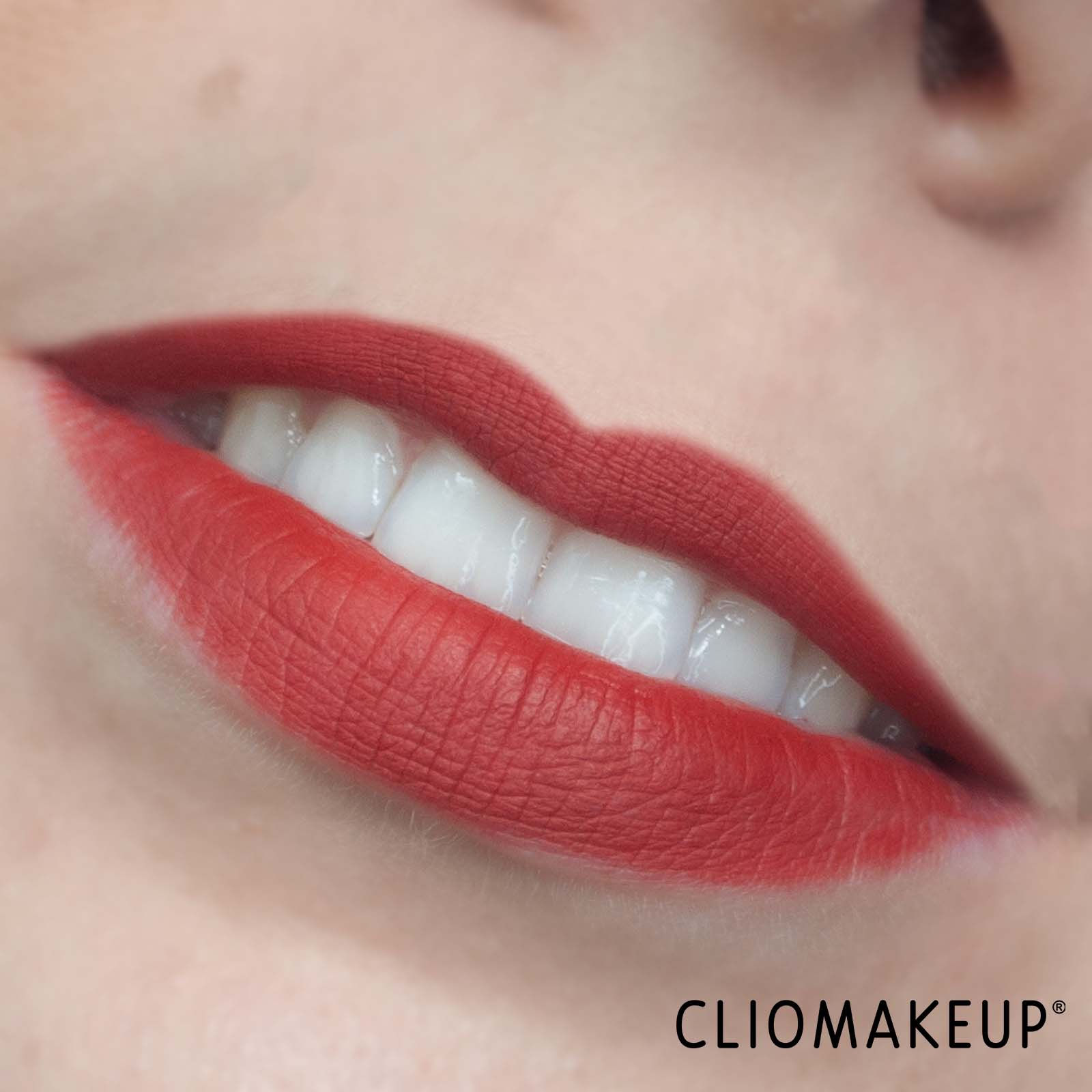 cliomakeup-recensione-rossetti-nars-starlight-powermatte-lipstick-13