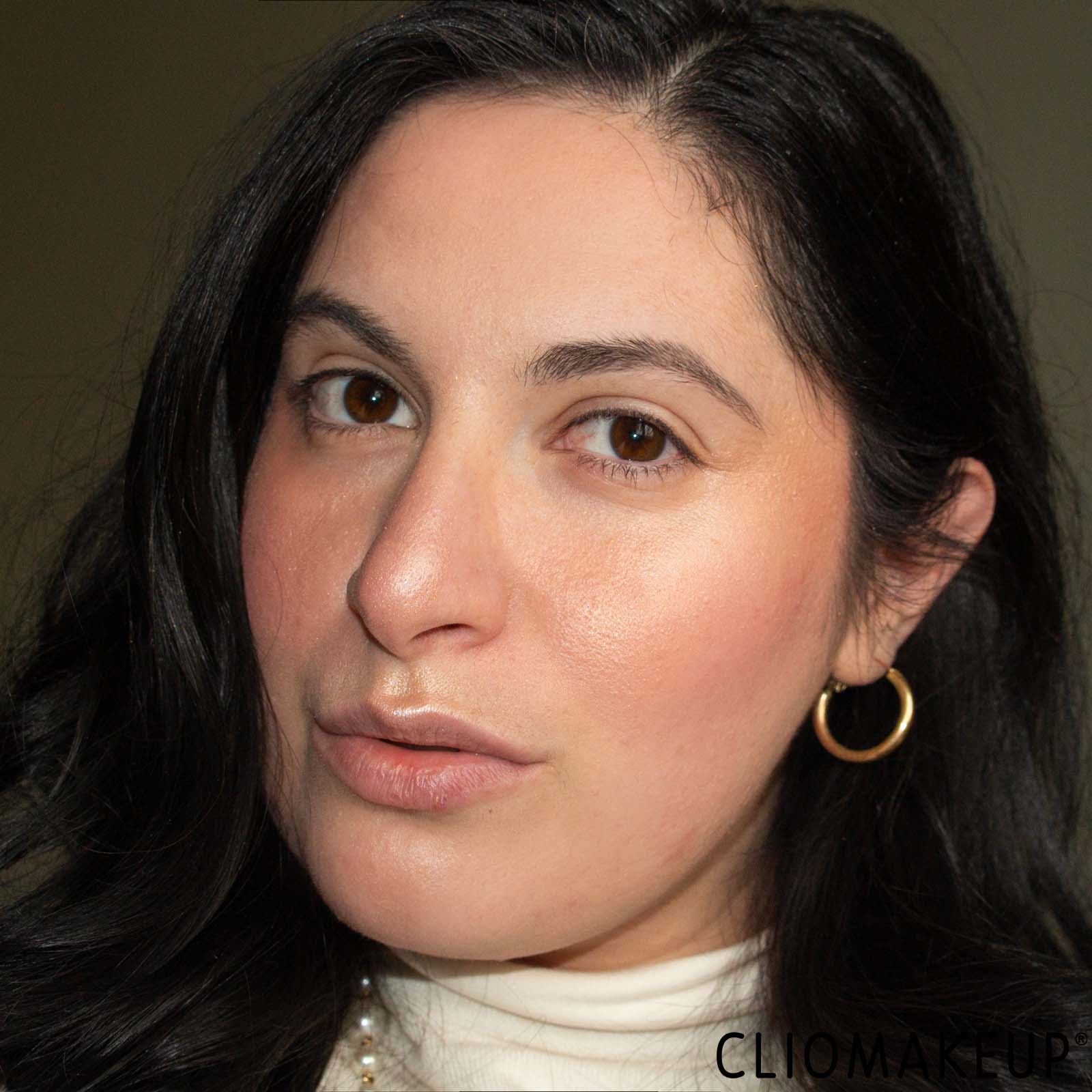 cliomakeup-recensione-bronzer-maybelline-master-chrome-terra-viso-illuminante-11