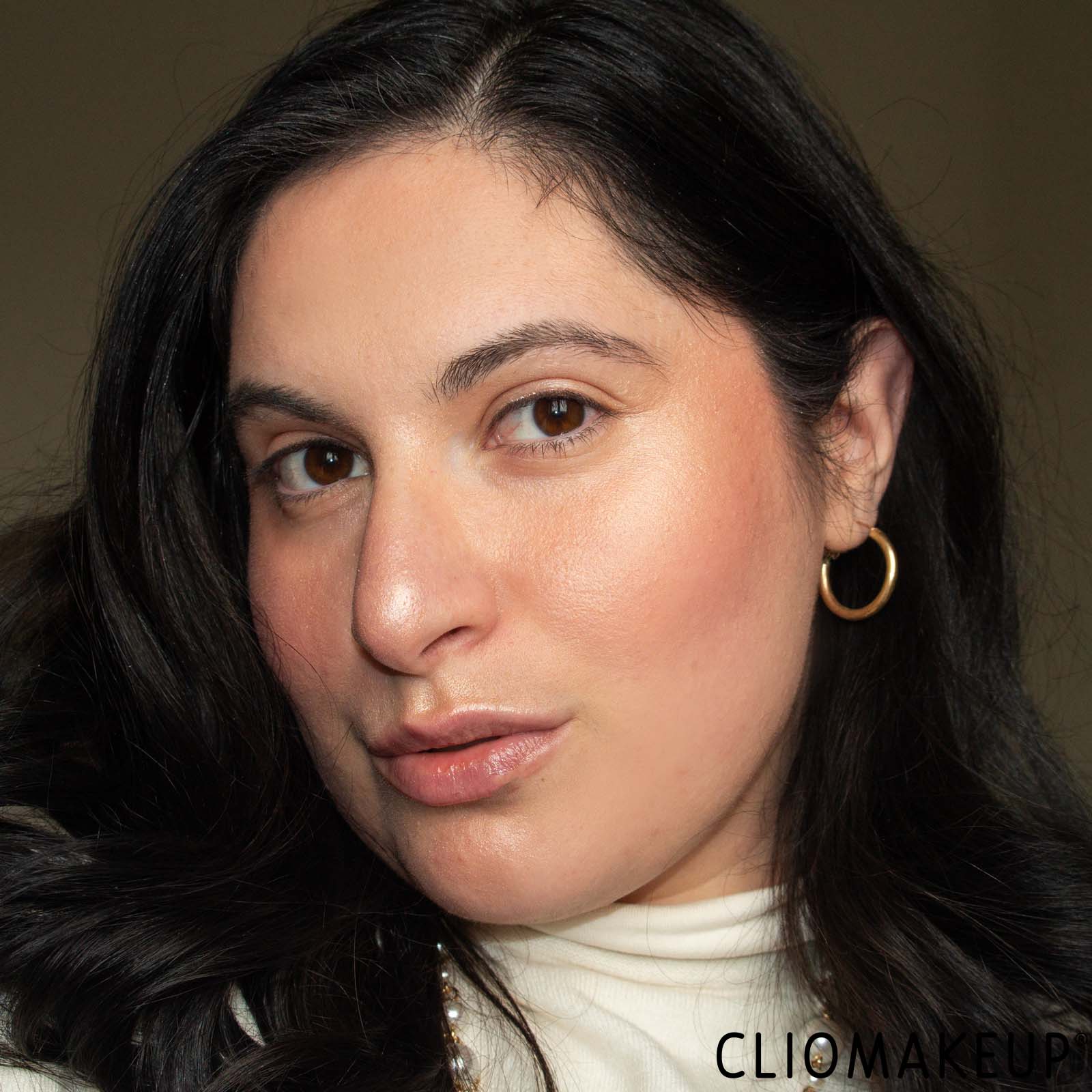 cliomakeup-recensione-bronzer-maybelline-master-chrome-terra-viso-illuminante-13