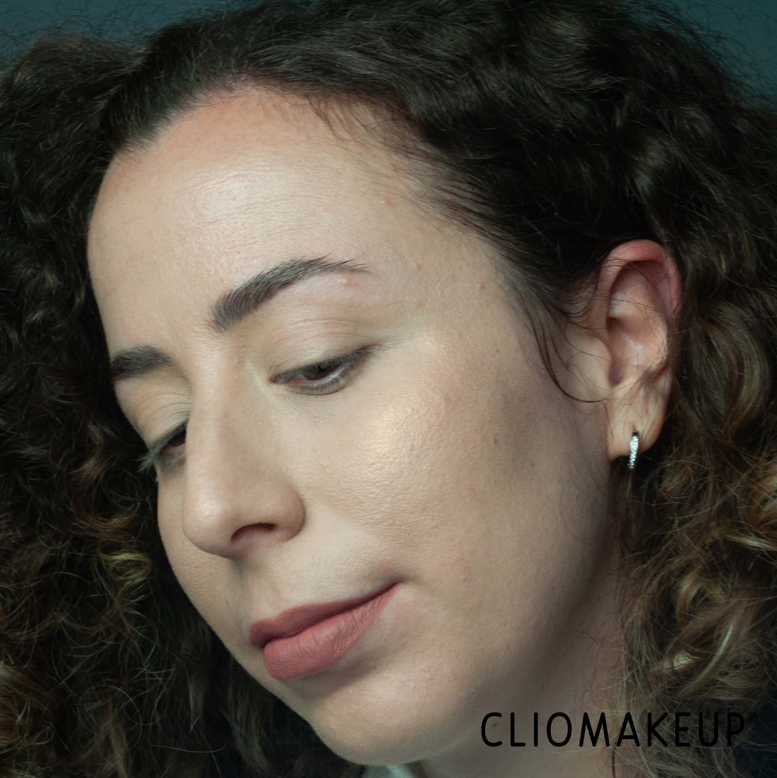 cliomakeup-recensione-illuminante-essence-merry-x-mas-mydeer-highlighter-10