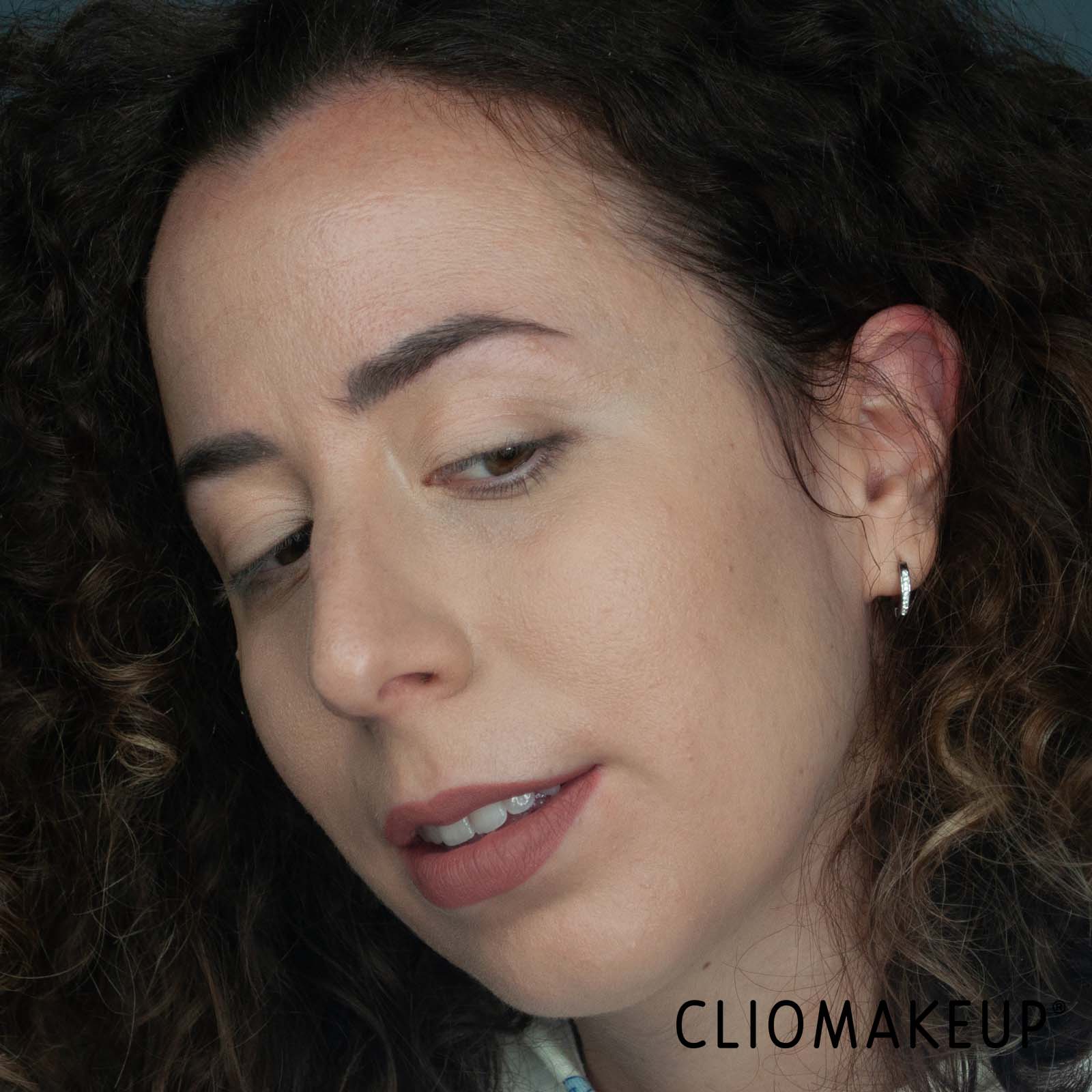 cliomakeup-recensione-illuminante-essence-merry-x-mas-mydeer-highlighter-9