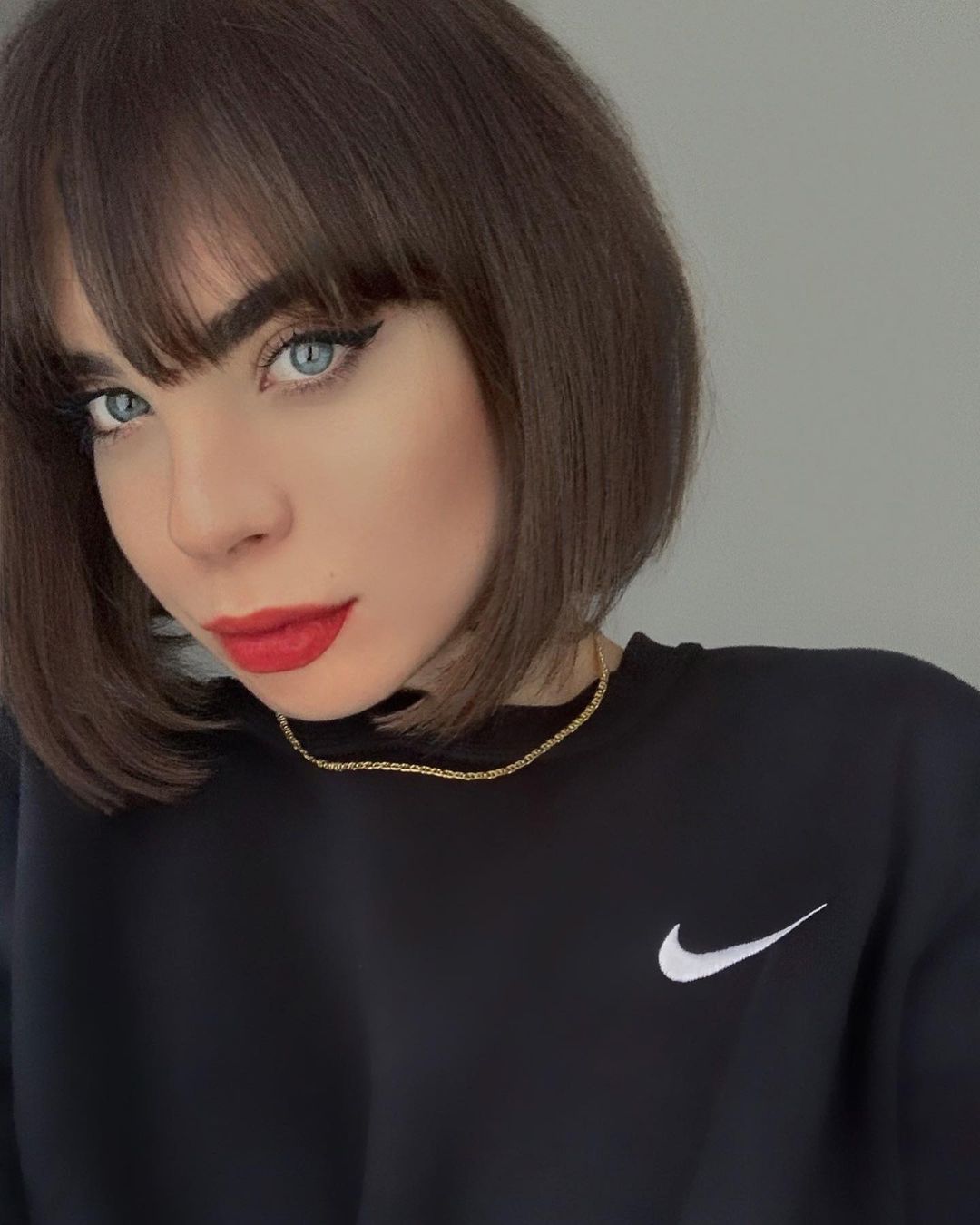 cliomakeup-Come-mantenere-frangia-liscia-lungo-6