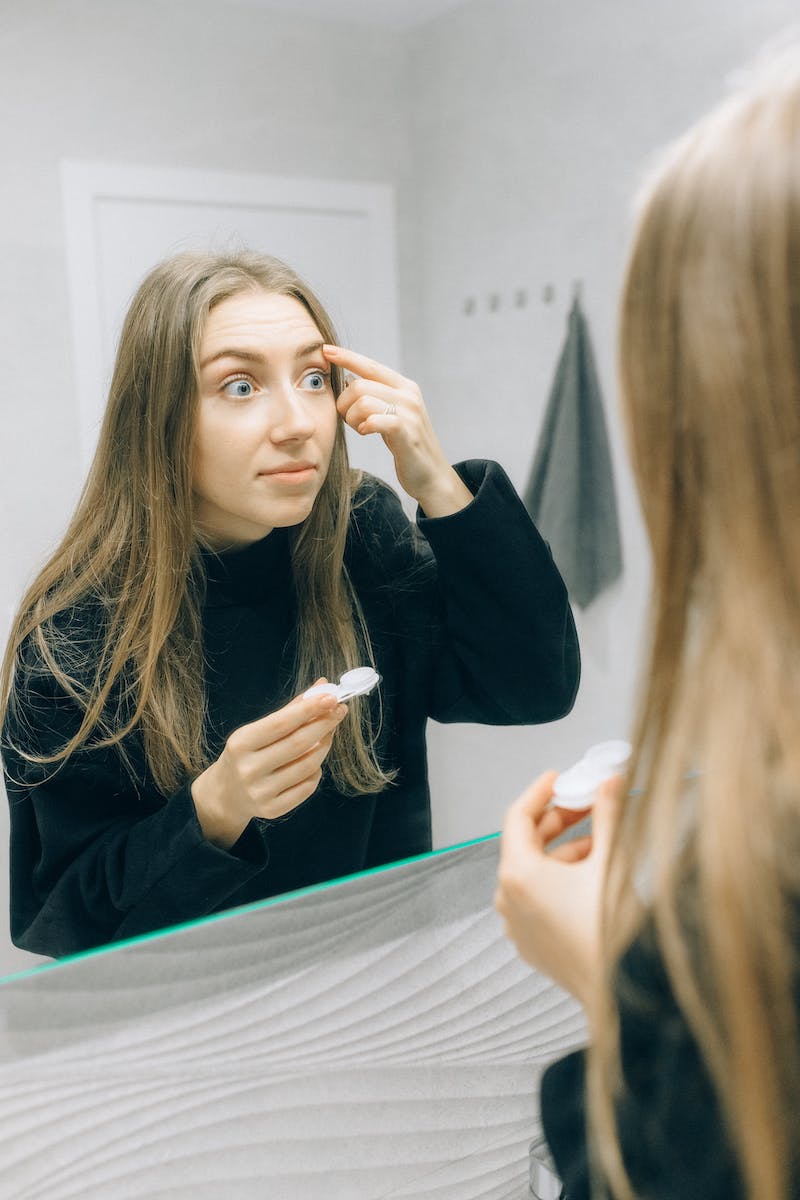 cliomakeup-come-indossare-lenti-a-contatto-4