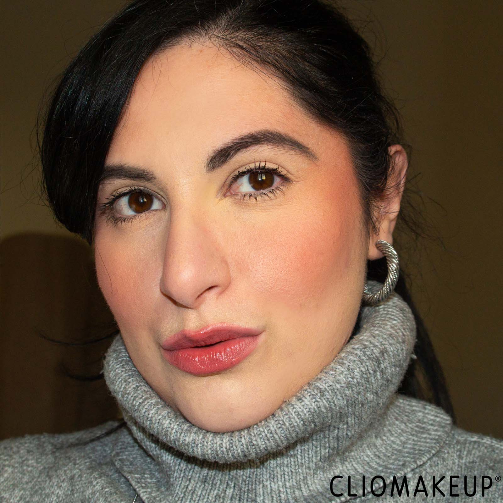 cliomakeup-recensione-blush-bareminerals-holiday-2023-glow-giver-cheek-duo-11