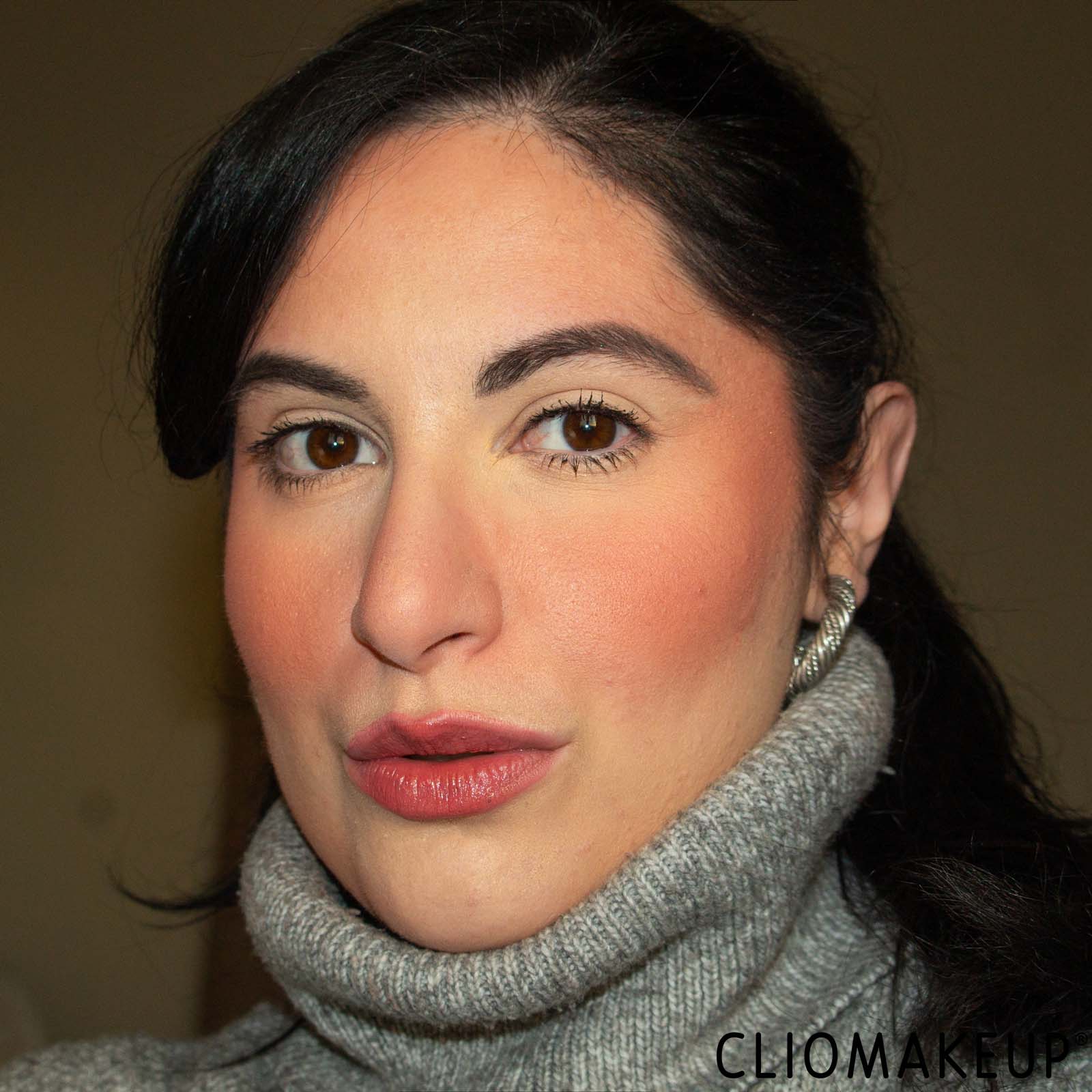cliomakeup-recensione-blush-bareminerals-holiday-2023-glow-giver-cheek-duo-13