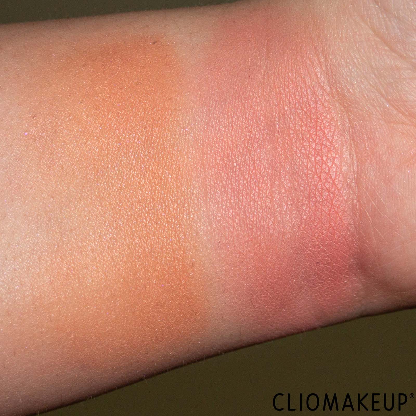 cliomakeup-recensione-blush-bareminerals-holiday-2023-glow-giver-cheek-duo-9