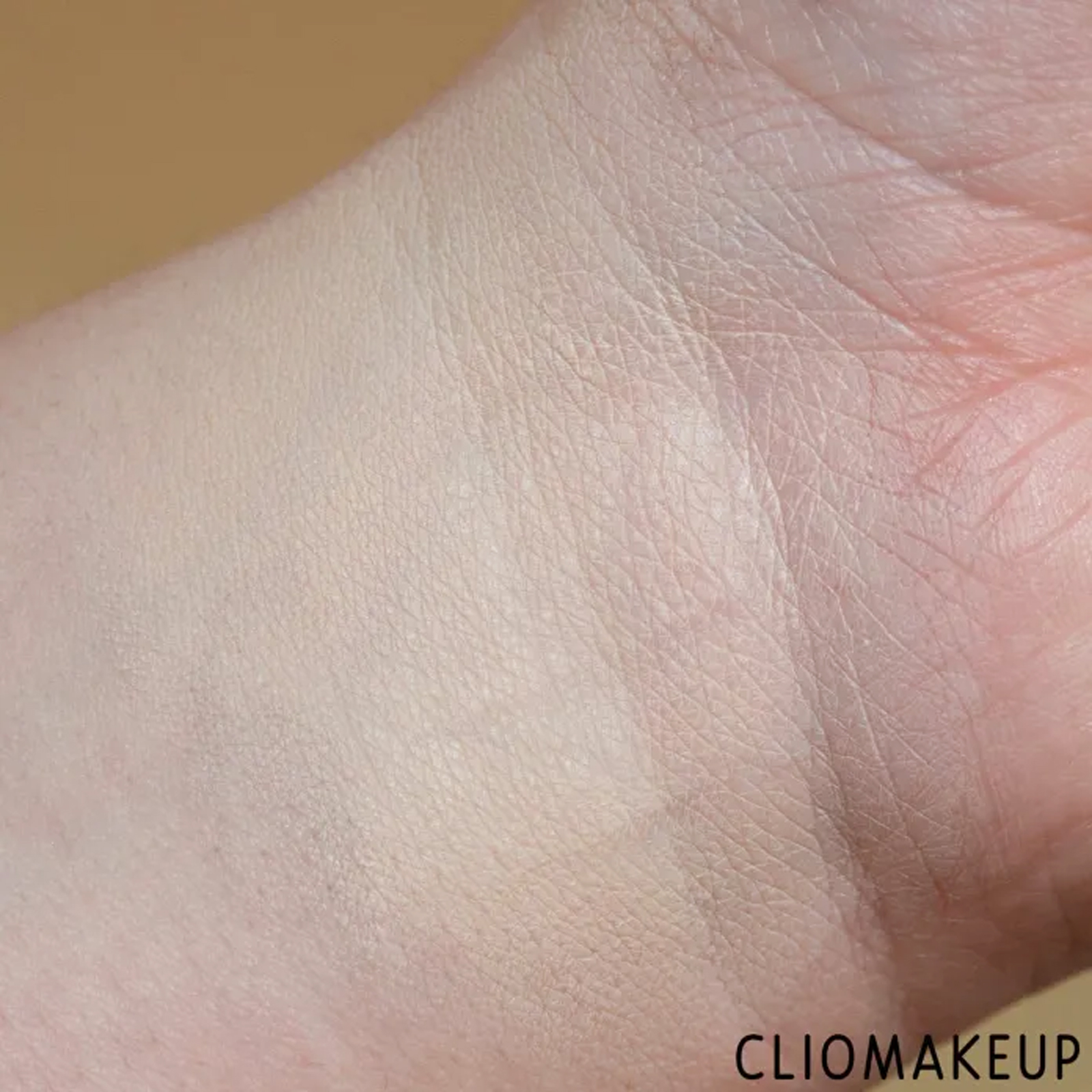 cliomakeup-recensione-correttore-rimmel-lasting-finish-breathable-25h-concealer-8