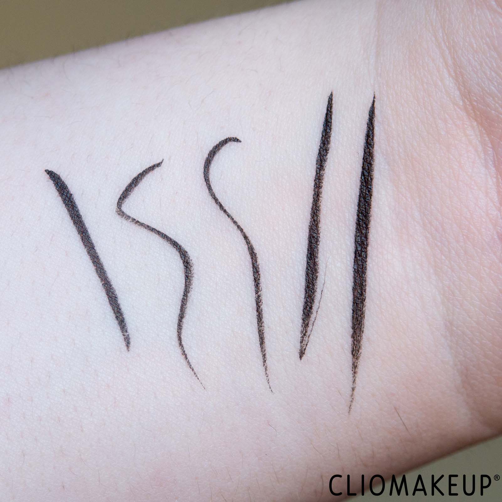 cliomakeup-recensione-eyeliner-loreal-infaillible-grip-eyeliner-precision-felt-6