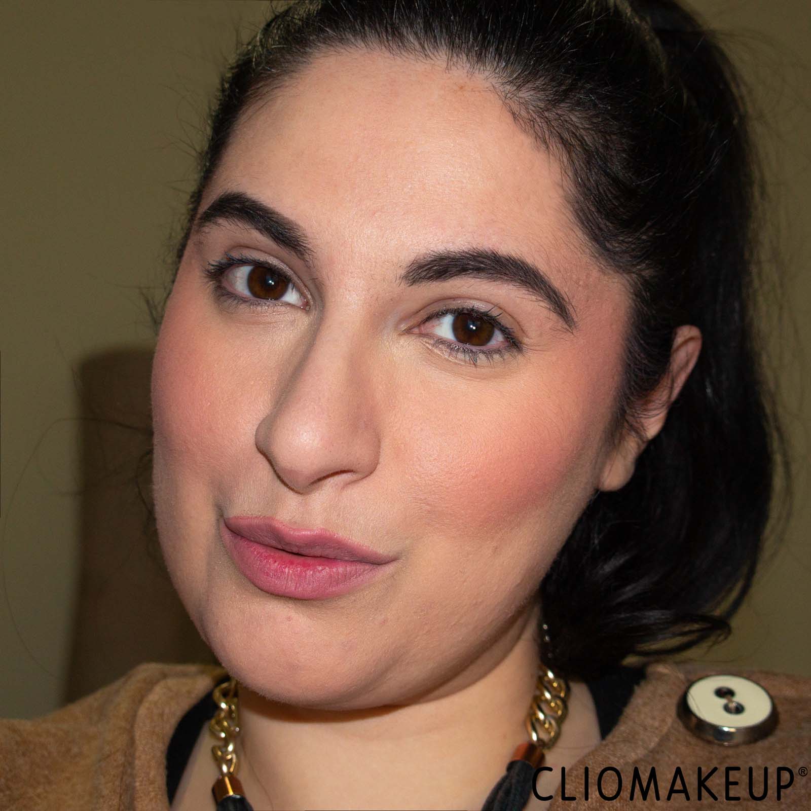 cliomakeup-recensione-palette-viso-catrice-cheek-affair-blush-e-highlighter-palette-11