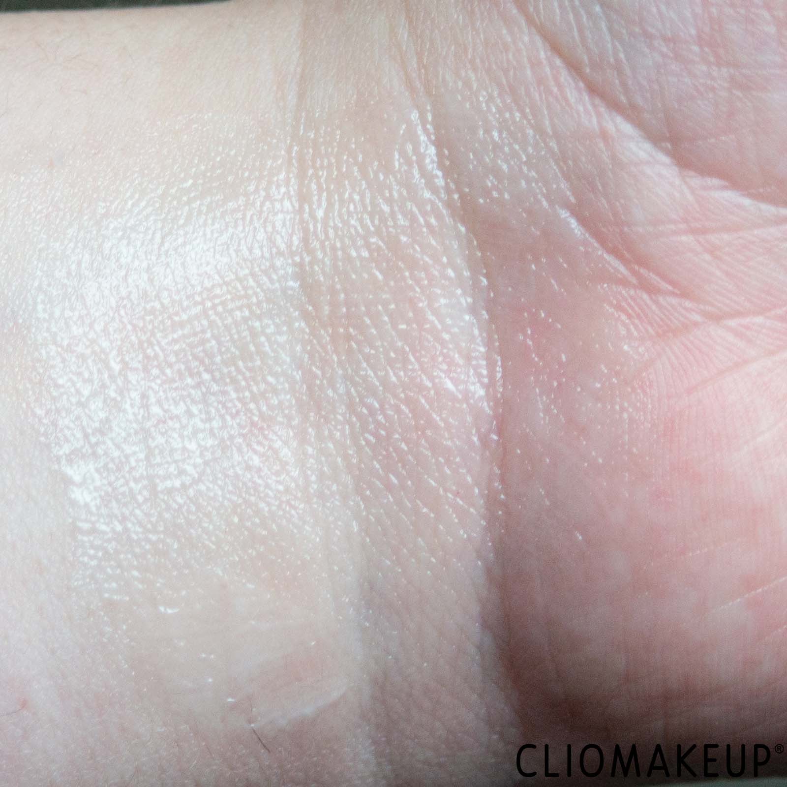 cliomakeup-recensione-balsamo-labbra-essence-essence-chilly-vanilly-colour-intensifying-lip-balm-6