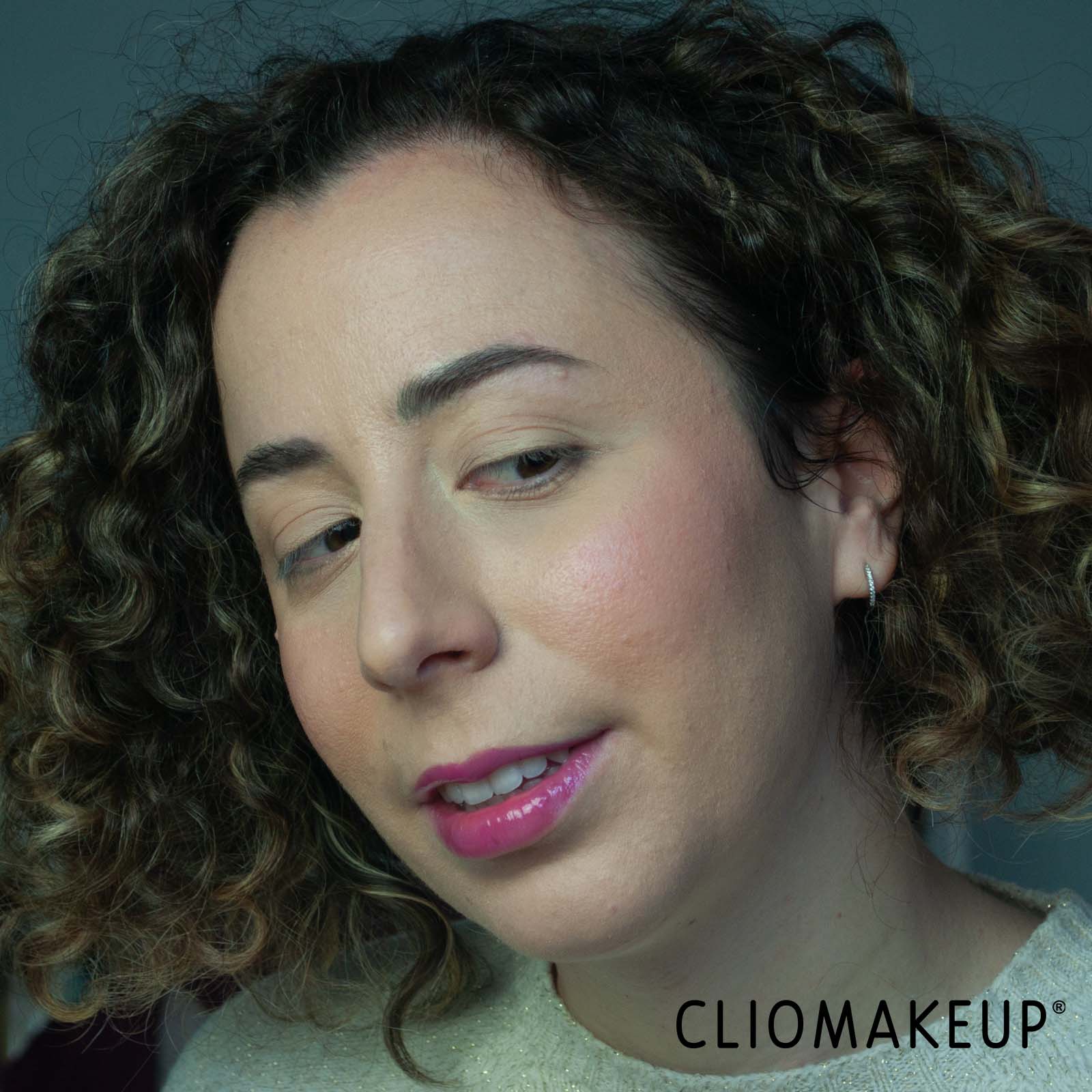 cliomakeup-recensione-olio-guance-e-labbra-revolution-ph-bomb-lip-e-cheek-oil-10