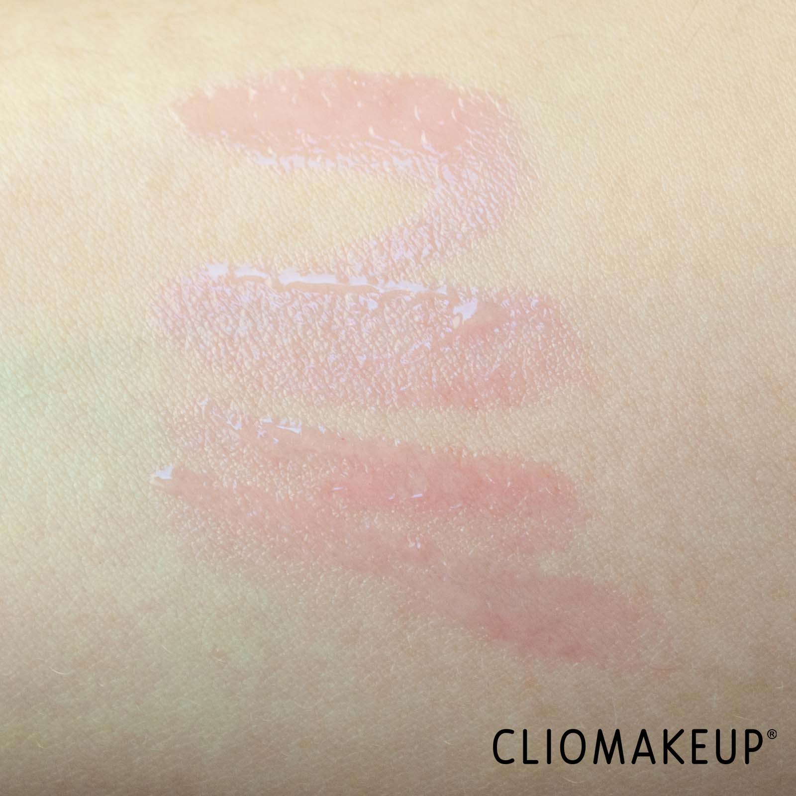 cliomakeup-recensione-olio-guance-e-labbra-revolution-ph-bomb-lip-e-cheek-oil-6