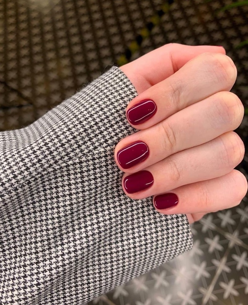 cliomakeup-unghie-semplici-2024-1