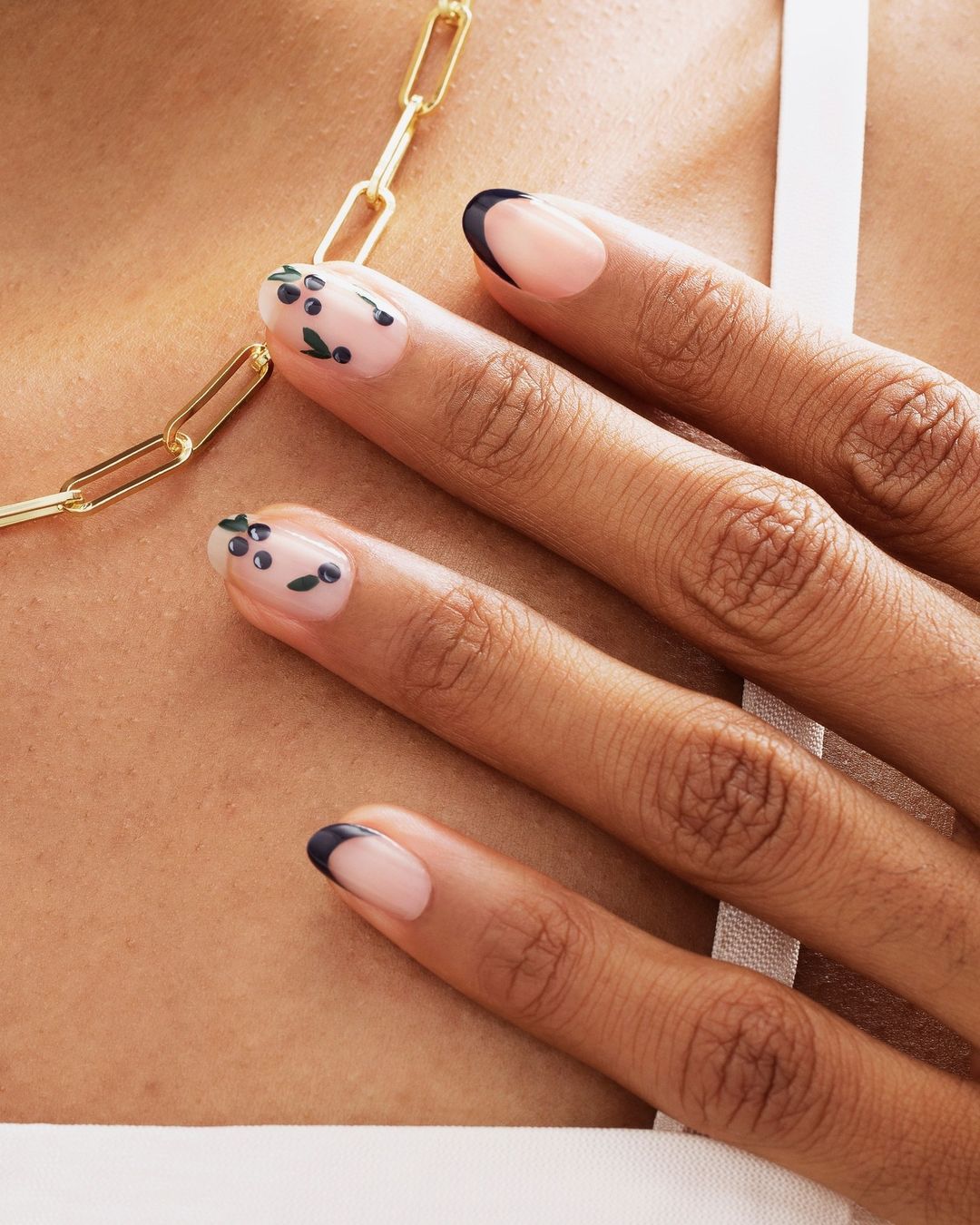 cliomakeup-unghie-semplici-2024-12