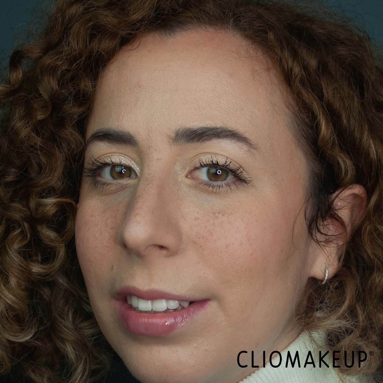 cliomakeup-recensione-cipria-revolution-cherry-bake-loose-baking-powder-11