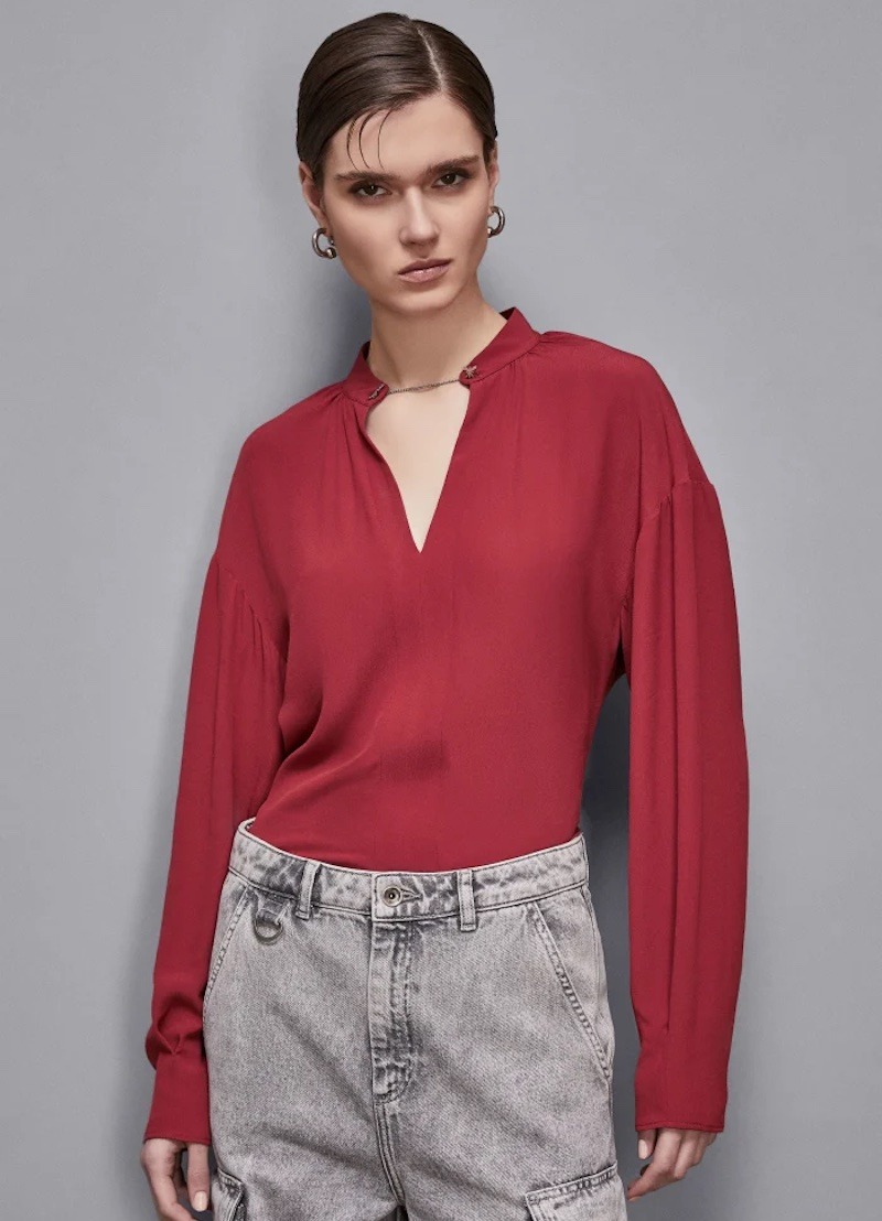 come-vestirsi-comunione-blusa-rossa