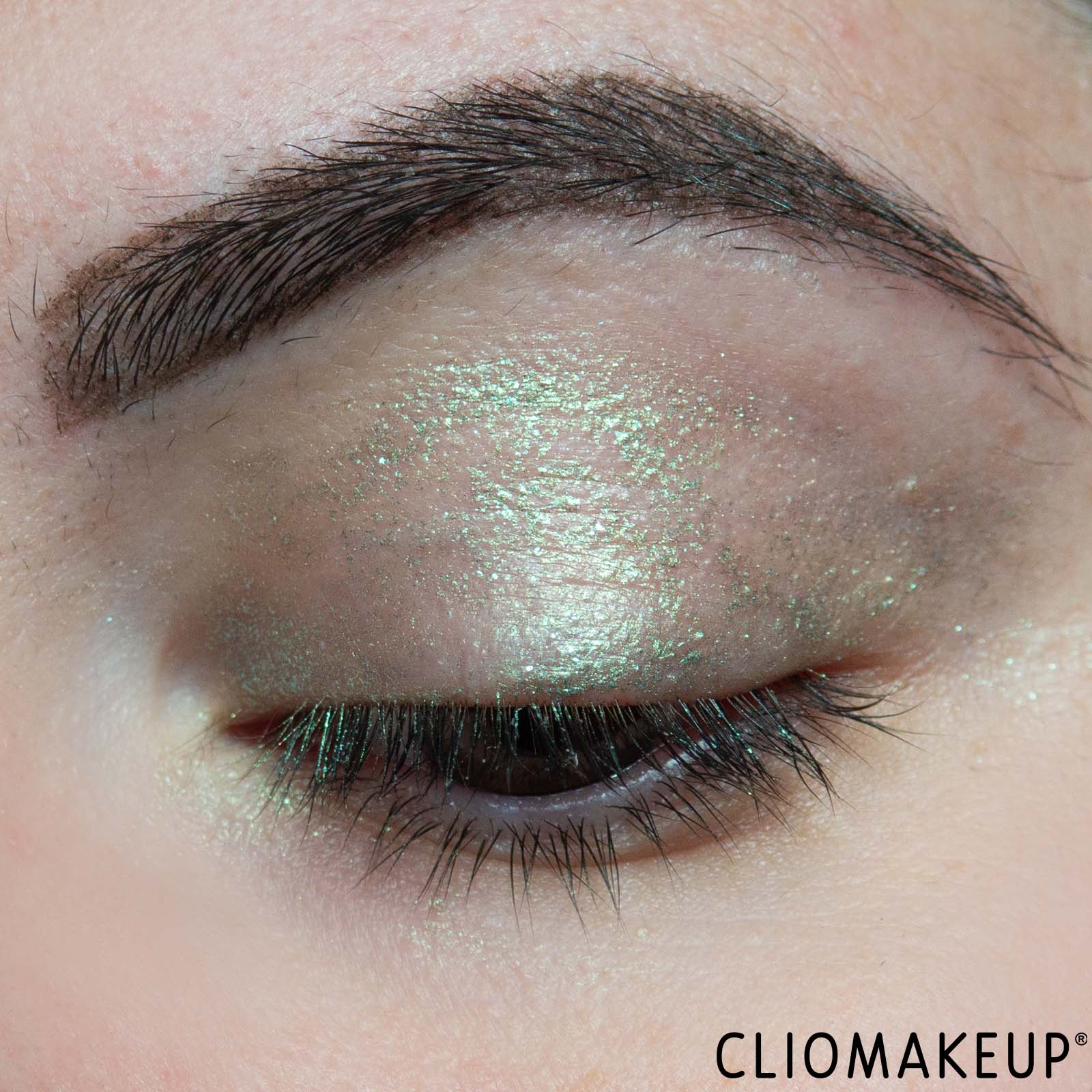 cliomakeup-recensione-ombretti-liquidi-essence-luminous-eye-tint-liquid-shadow-10