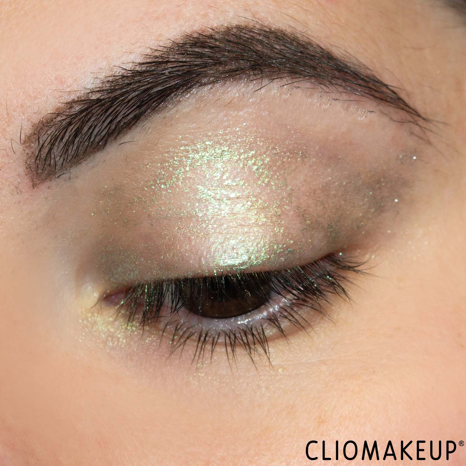 cliomakeup-recensione-ombretti-liquidi-essence-luminous-eye-tint-liquid-shadow-11