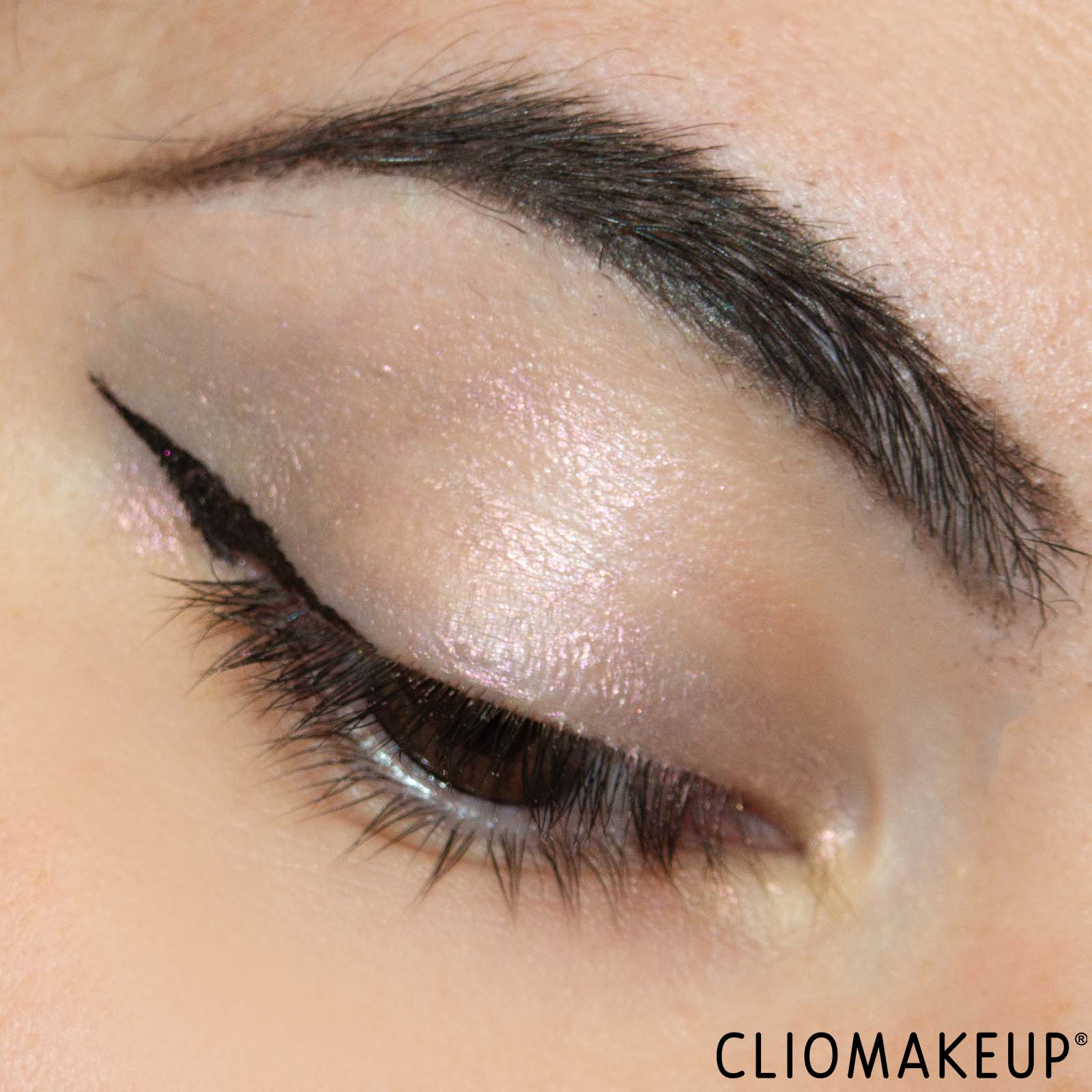 cliomakeup-recensione-ombretti-liquidi-essence-luminous-eye-tint-liquid-shadow-13