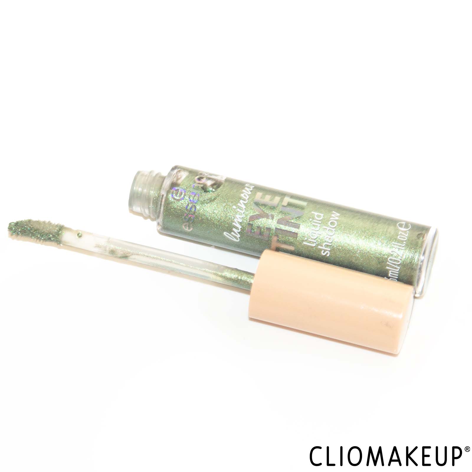 cliomakeup-recensione-ombretti-liquidi-essence-luminous-eye-tint-liquid-shadow-4