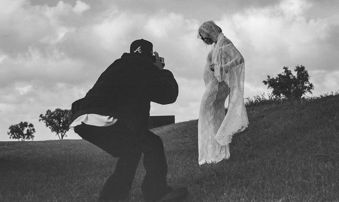 Cliomakeup-hailey-bieber-incinta-abito-pizzo