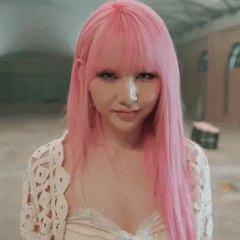 cliomakeup-capelli-rosa-pastello-donna