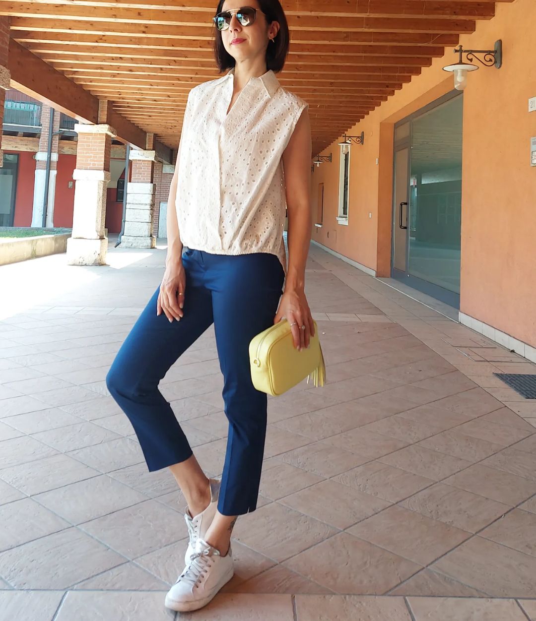 cliomakeup-come-indossare-pantaloni-capri-16