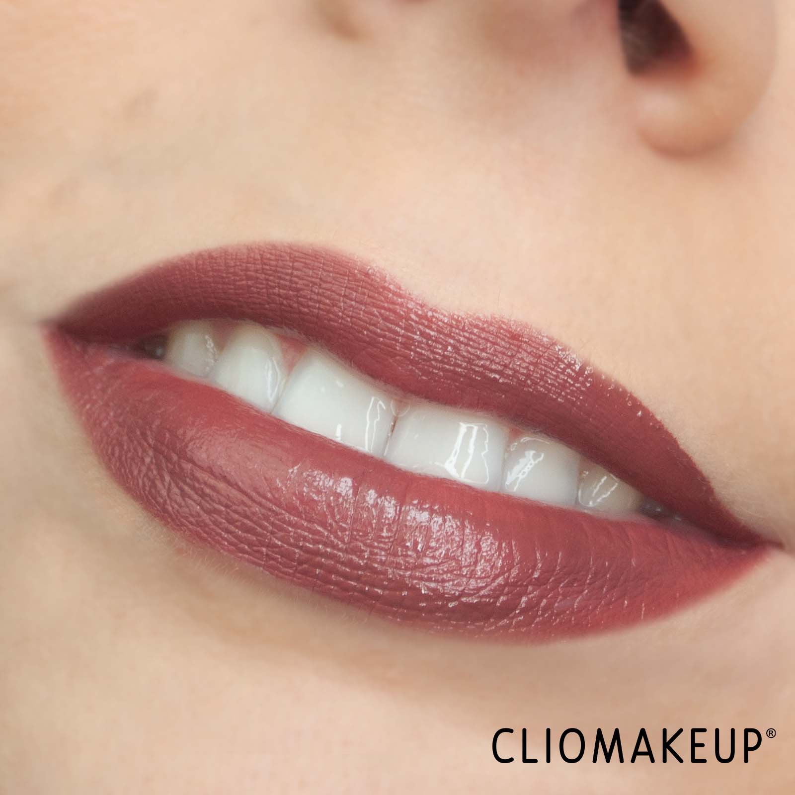 cliomakeup-recensione-rossetti-deborah-super-vinyl-no-transfer-shake-lipstick-11