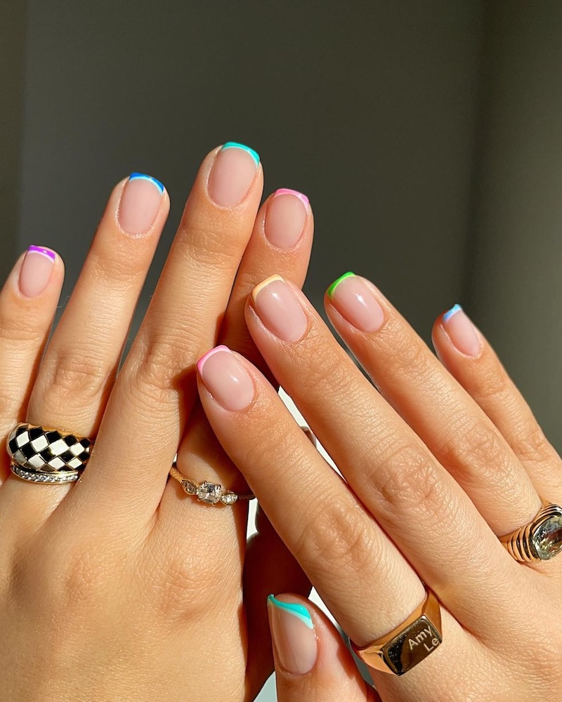 cliomakeup-french-manicure-colorata-estate-2024-2