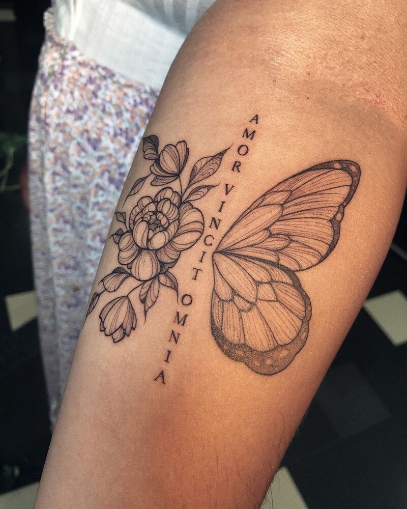 cliomakeup-tatuaggi-frasi-vita-amor-vincit-omnia