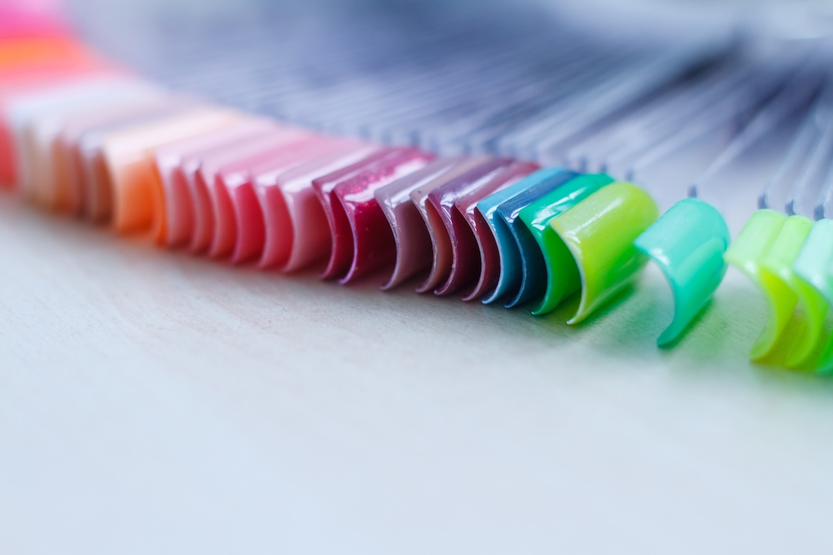 ricostruzione-unghie-gel-colori