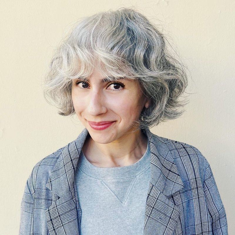 capelli-cortissimi-bianchi-caschetto