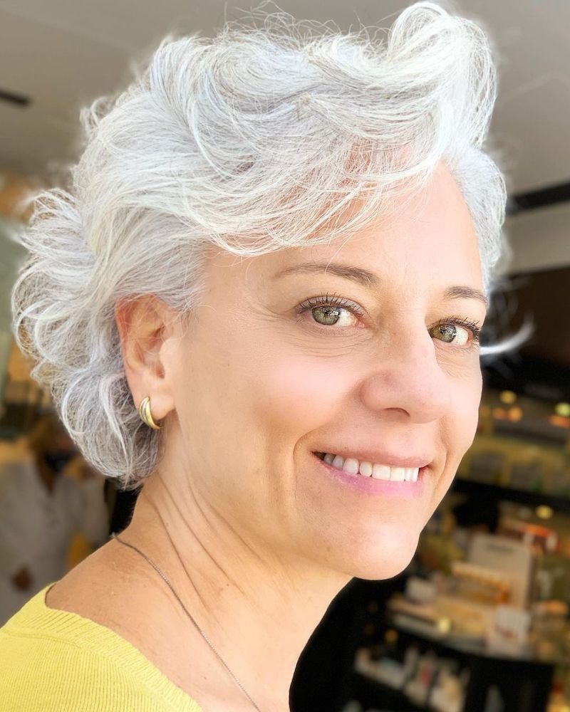 capelli-cortissimi-bianchi-pixie-messy