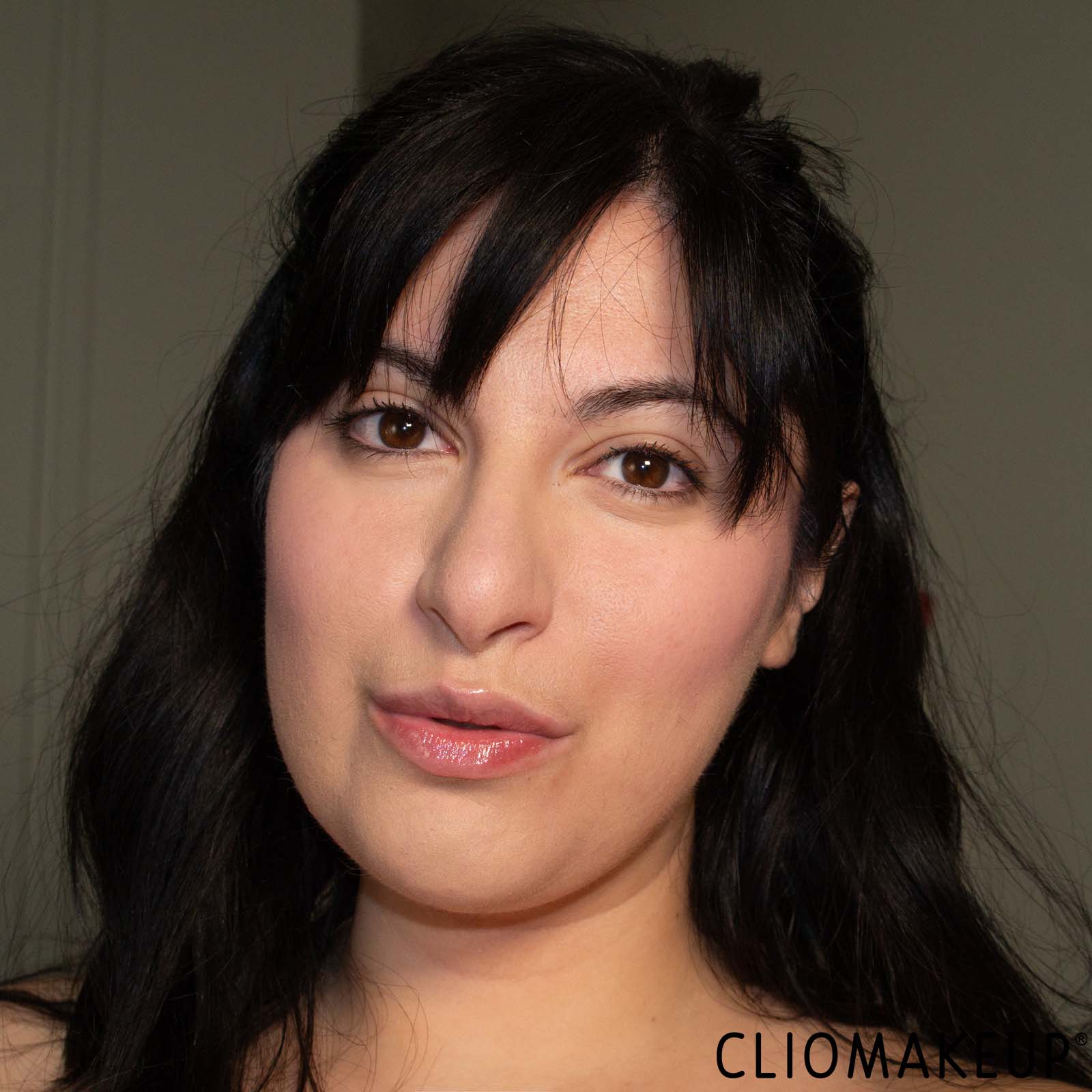 recensione-anastasia-beverly-hills-blurring-serum-blush-applicazione