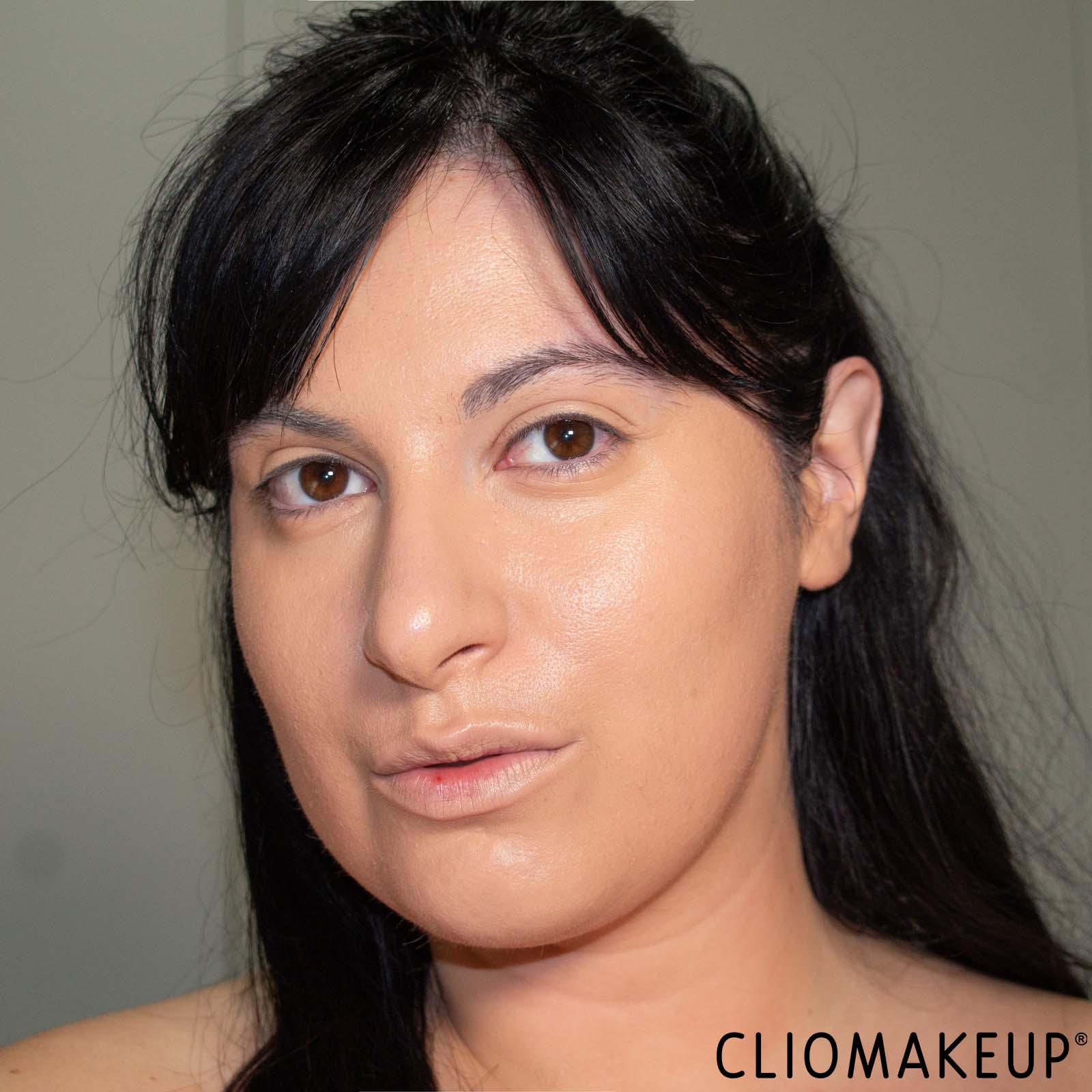 recensione-fondotinta-elf-soft-glam-satin-foundation-applicazione-viso