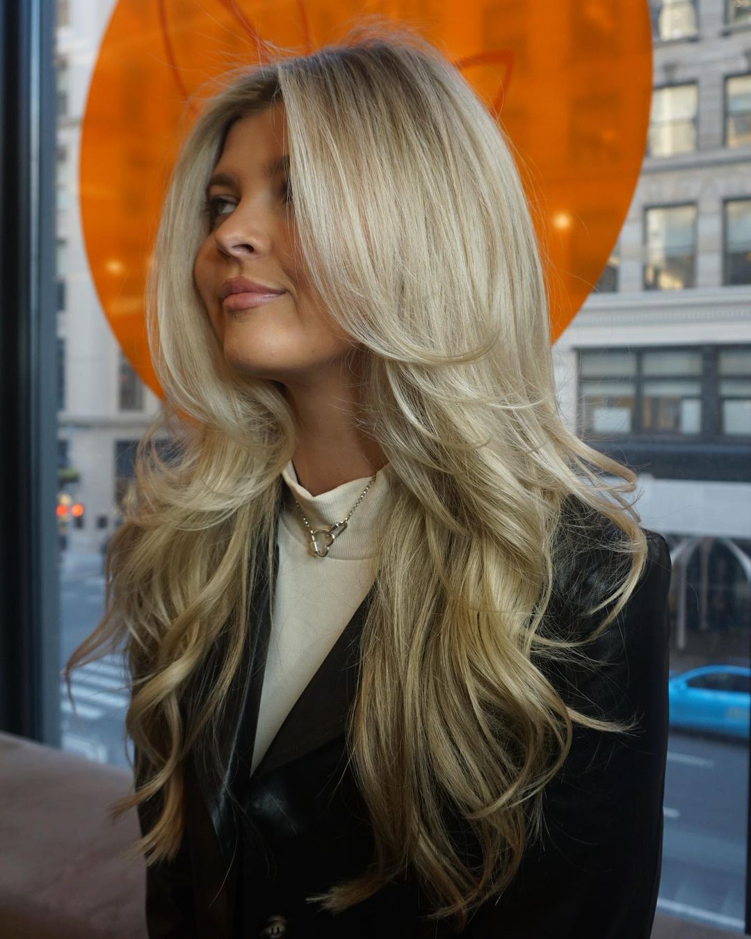 tagli-capelli-lunghi-autunno-2024-butterfly-cut-capelli-biondi