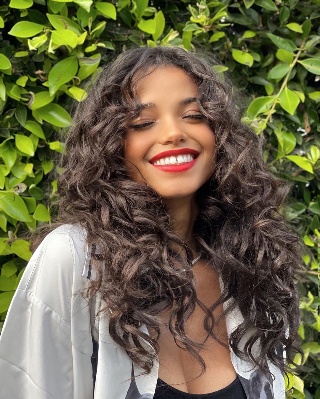 tagli-capelli-lunghi-autunno-2024-ricci