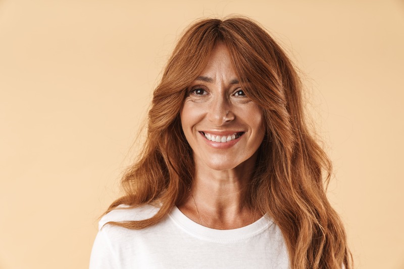 tagli-capelli-lunghi-che-invecchiano-ciuffi-laterali