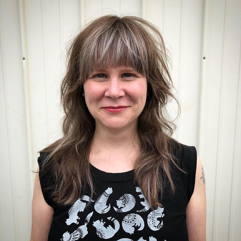 tagli-capelli-lunghi-che-invecchiano-frangia-piena