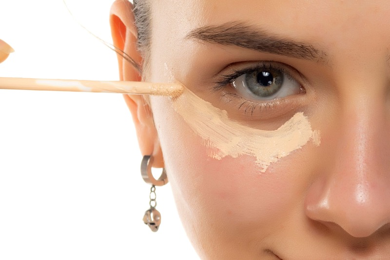 come-usare-crema-contorno-occhi-avocado-kiehls-correttore