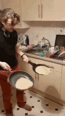 dove-mangiare-crêpes-parigi-gif