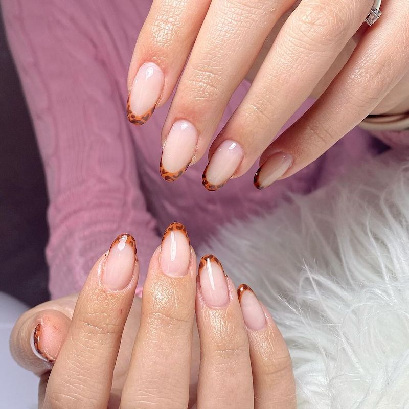 french-manicure-autunno-2024-animalier