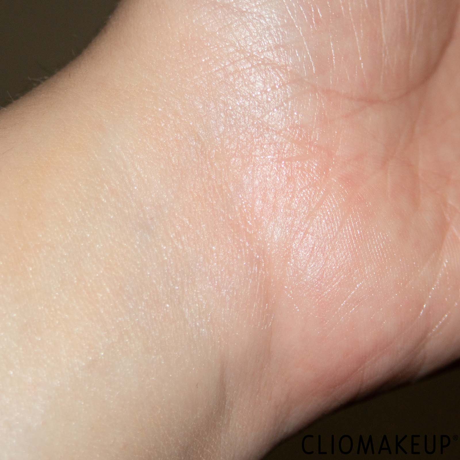 recensione-astra-crema-gel-swatch-braccio