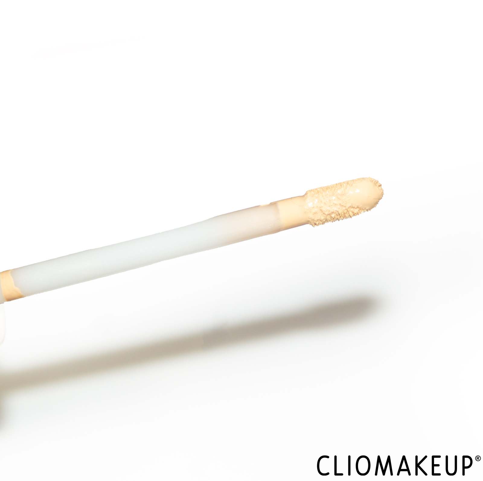 recensione-correttore-estee-lauder-double-wear-stay-in-place-close-up