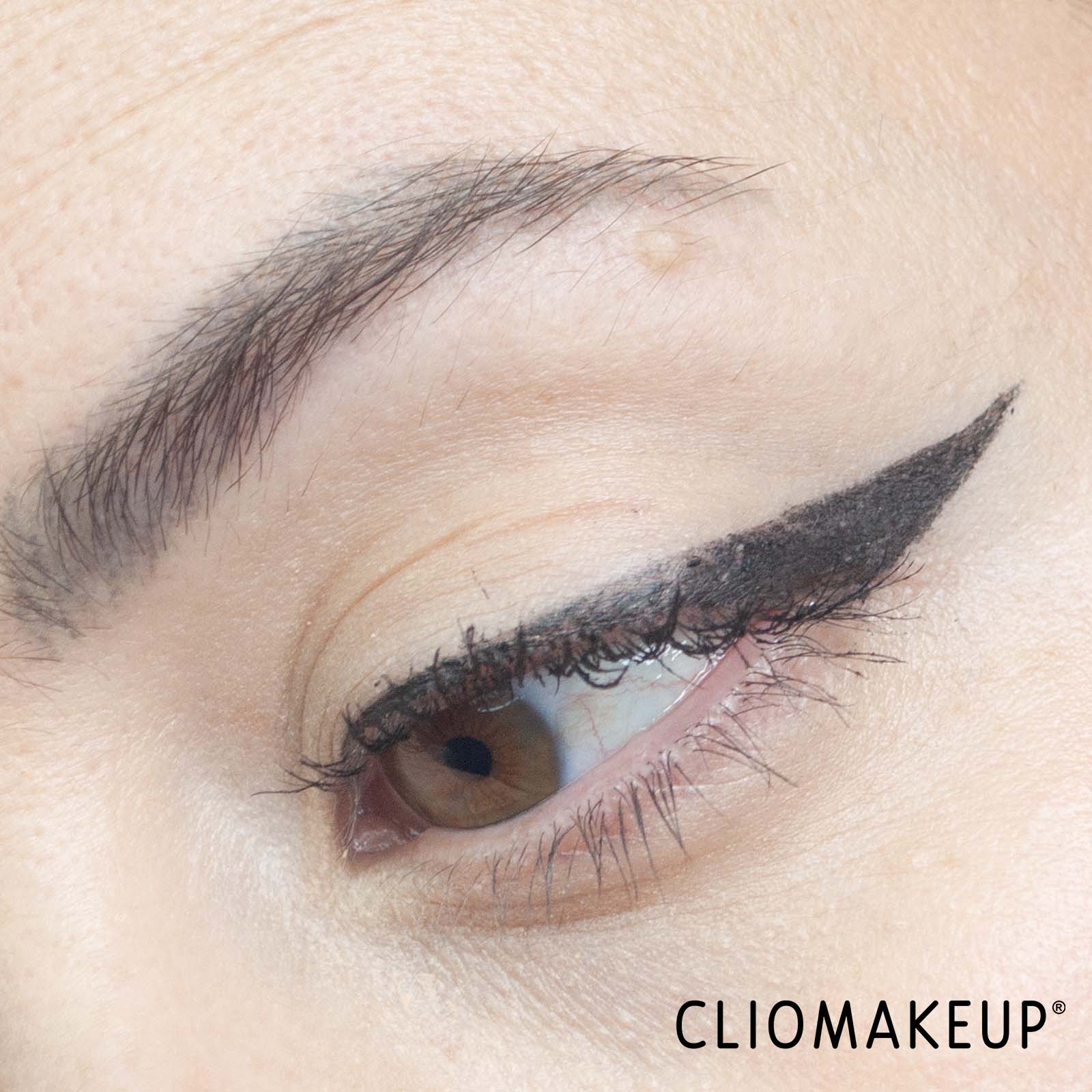 recensione-eyeliner-haus-labs-by-lady-gaga-clear-cut-liquid-eyeliner-secondo-look