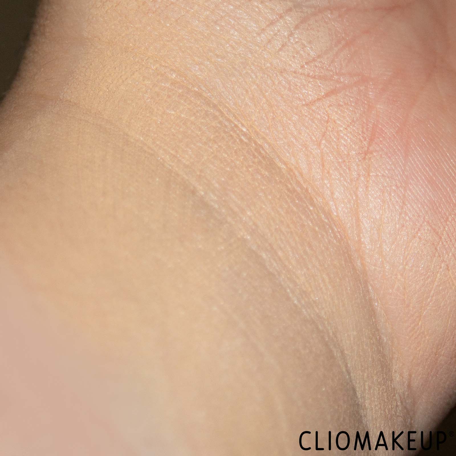 recensione-fondotinta-lancome-teint-idole-ultra-wear-foundation-swatch-braccio